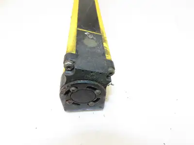440L-P4J0960YD Guardshield Safety Light Curtain Transmitter/Receiver Set -READ