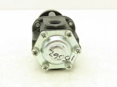 Fairchild 1022 Pressure Regulator 0.5-10 PSI Range 250 PSI Max 1/4" NPT