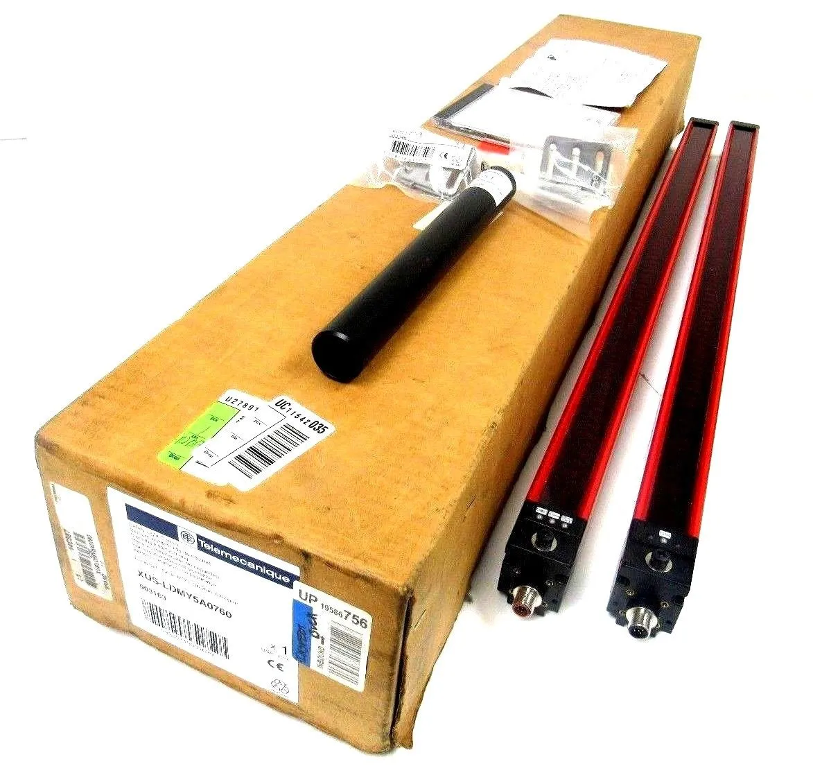 NEW TELEMECANIQUE XUS-LDMY5A0760 SAFETY LIGHT CURTAIN XUSLDMY5A0760 30"