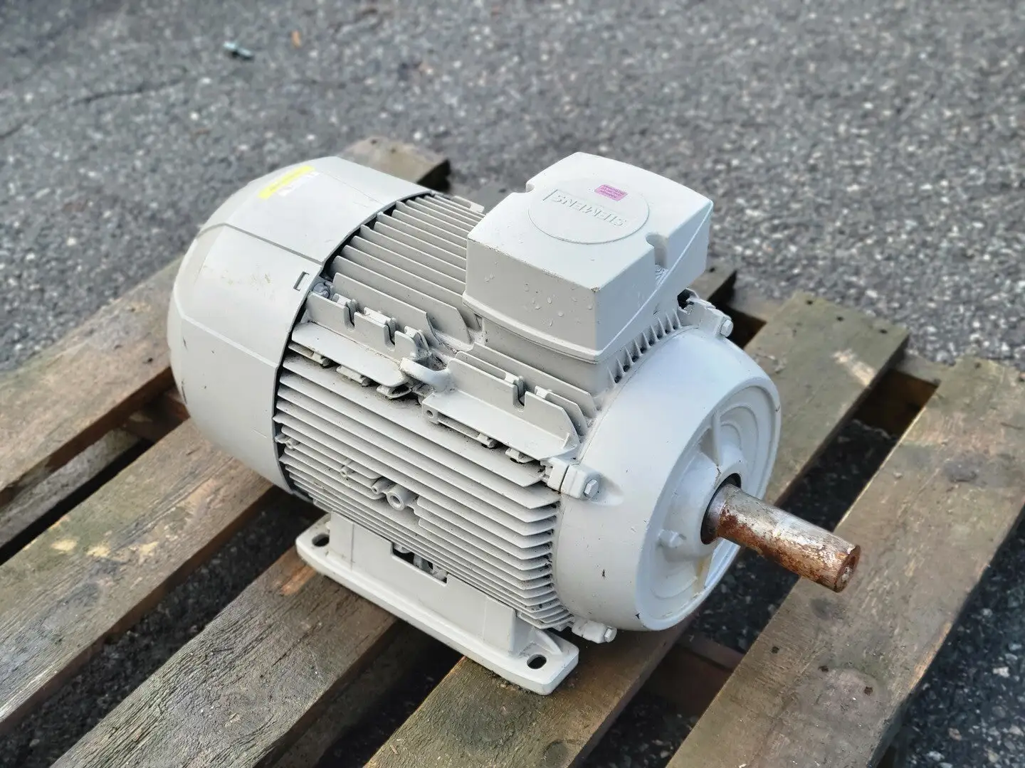 25 hp, 575 volts, 3560 rpm, 160L Electric Motor
