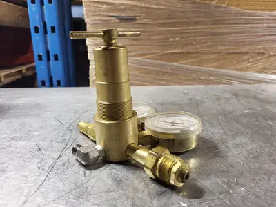 Heavy-Duty/High-Capacity Gas Regulator SR4G-680