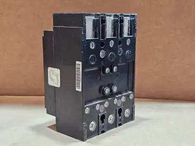 Used SCHNEIDER ELECTRIC QBL32200 Switchgears British Columbia CA | Lenmark #1438274