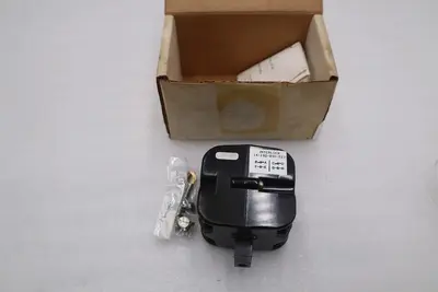 RELIANCE ELECTRIC 608830-3A TYPE 716 SIZE-1600A AUXILIARY CONTACT BLOCK G446A