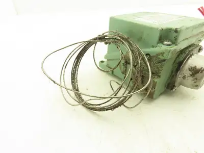 Barksdale THR-L2S-10X-Q10 Temperature Switch 125/250/480VAC 25-325°F