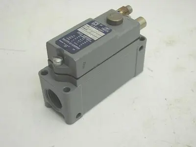 USED SQUARE D 9007AW26