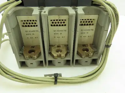 Merlin Gerin NS 630 NA Compact Circuit Breaker 630A 750 VAC 3 P Motor Mechanism