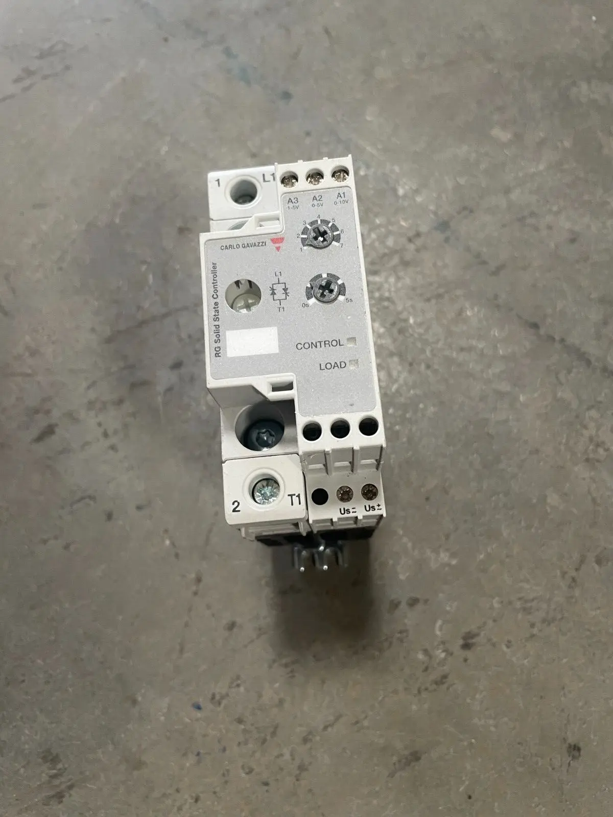 CARLO GAVAZZI Solid State Relay RGC1P60V30EA @1E