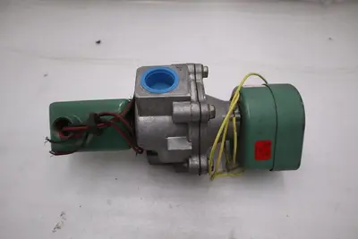 Asco 8043A47 Electric Solenoid  Valve Pipe Size 1" NPT Coil 120 VAC - STK CC169