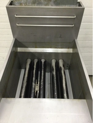 167-0093 Avantco FF518 70-100 lbs. Natural Gas Fryer