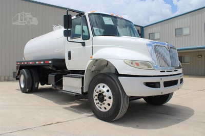 Used 2017 INTERNATIONAL DURASTAR 4300 Vacuum Truck Texas US | Roll Off Truck World #1491746