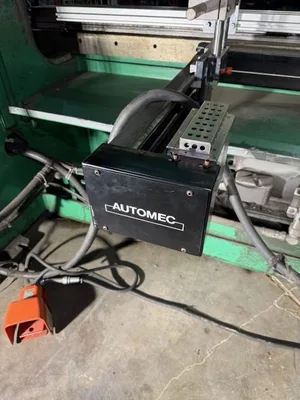 USED 1992 ACCURPRESS 717512