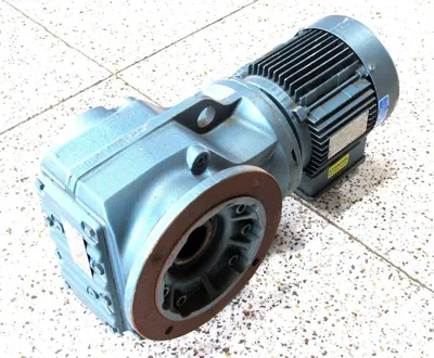 NEW SEW EURODRIVE KHF77DT90L4 GEARMOTOR DFT90L4 128.52:1 2HP