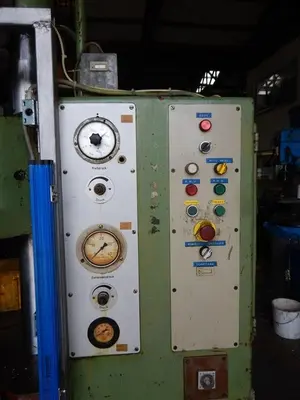 USED LAUFFER 60 TON