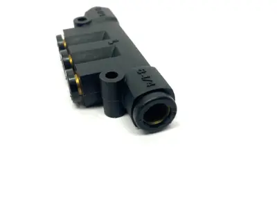 USED PARKER PNEUMATIC PUSH-IN FITTING 6MM TO 8MM TUBE BLACK