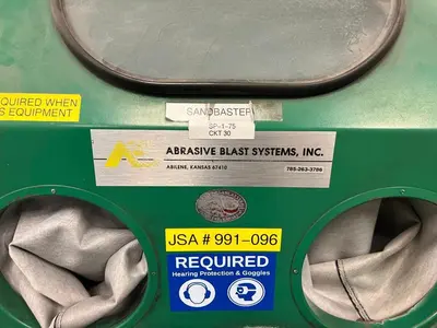 USED ABRASIVE BLAST SYSTEMS SAND BLAST CABINET