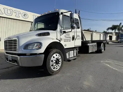USED 2020 FREIGHTLINER M2 106