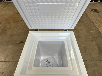 171-0392 22" Solid Top Self Contained Ultra Low Temperature Chest Freezer