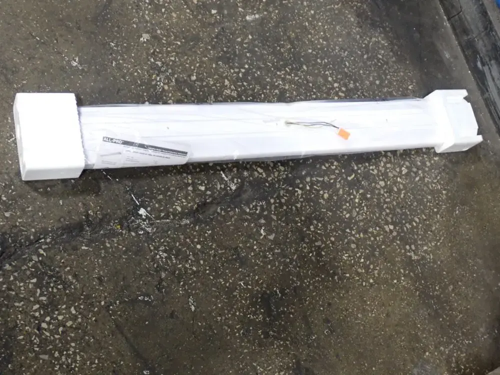 All-pro Flourescent Light Fixture