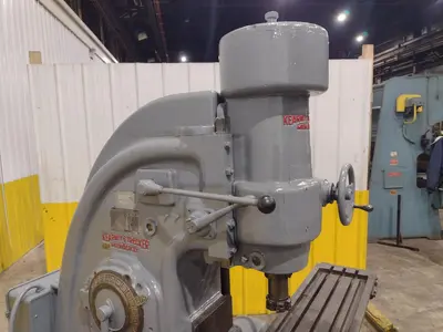 #3 KEARNEY & TRECKER MILWAUKEE MODEL #3 VERTICAL MILLING MACHINE 64" x 13" x 10 HP: YOBRO #24458