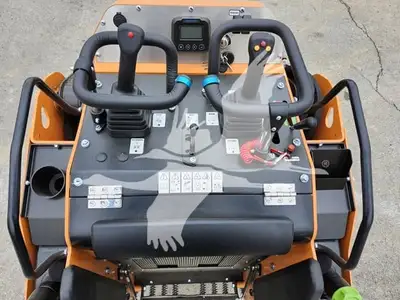 USED 2025 TIGER CLAW TC3000T