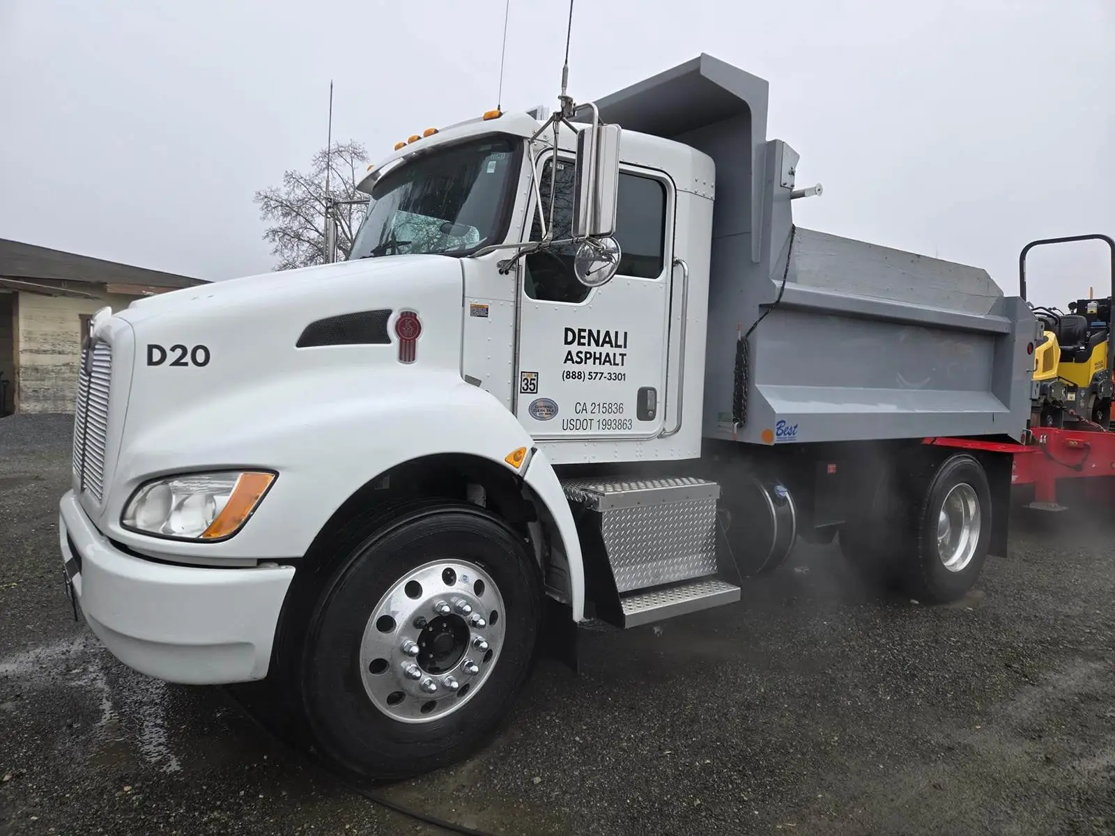 USED 2020 KENWORTH T270