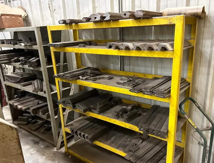Used ACCURPRESS _UNKNOWN_ Press Brake Tooling Ohio US | Yoder Brothers machinery #717227