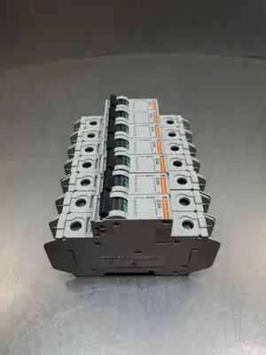 USED Merlin Gerin 60107 MULTI 9 C60 Circuit Breaker, 6A