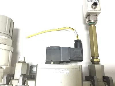 SMC AW60-N06C-Z-B Filter Regulator 7-125PSI Valves VHS50-N06-Z & AV5000-N06-5DZ