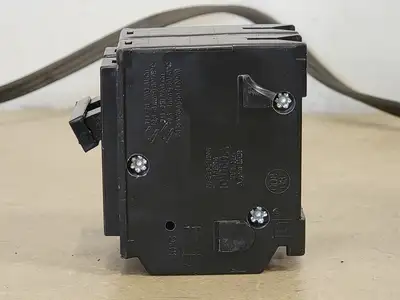 USED SQUARE D HOM230