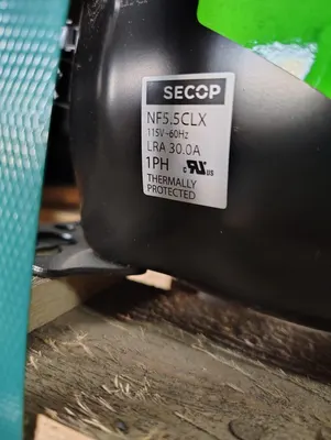 193-0001 Lot of 40 Secop Danfoss Reciprocating Compressors-New