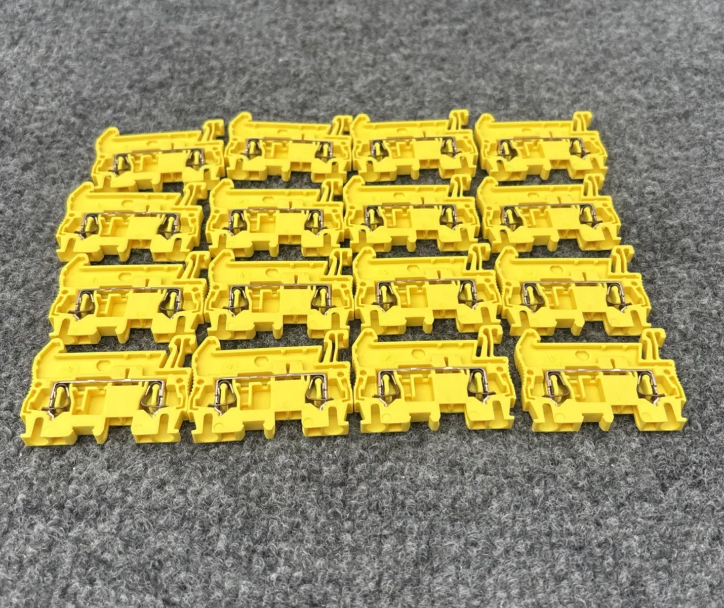 Used Phoenix Contact ST 2,5 Terminal Blocks California US | Davliegogo LLC #1708393