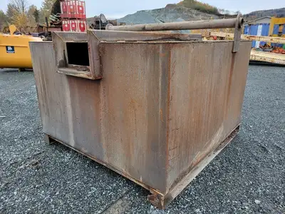 Square Tank, 84" x 88"