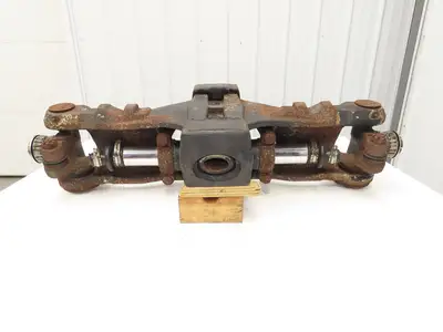 Hyster E60Z-33 Electric Forklift Rear Axle Dual Hydraulic Steering Assembly