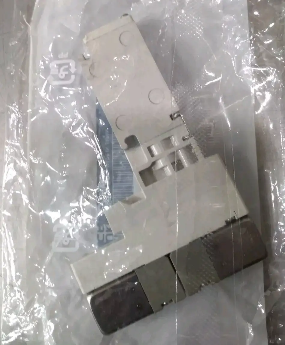 SMC VQC1A01N-51 Solenoid Valve Loc5B5/2
