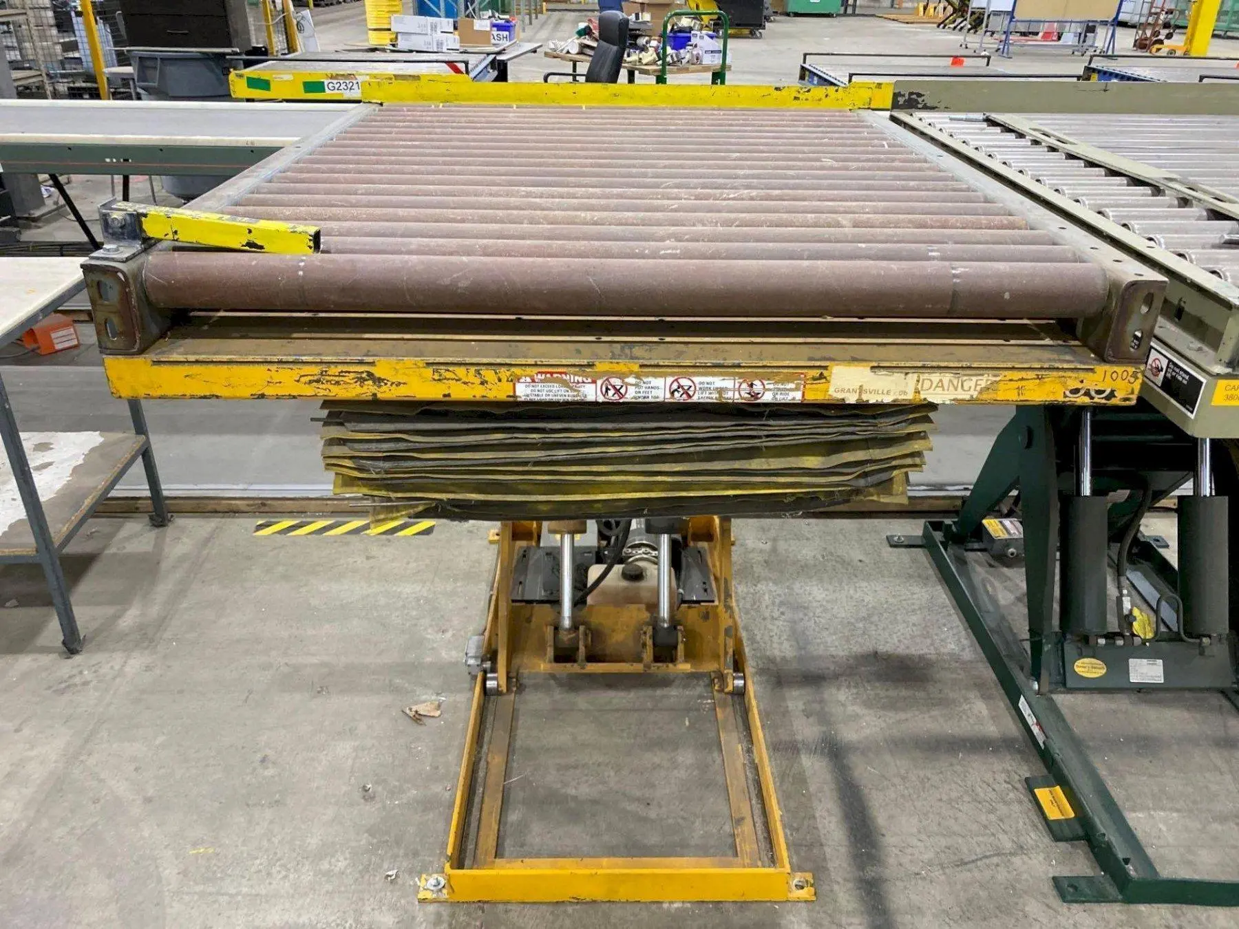 54" X 43.5" 4000 LB ECONO LIFT HYDRAULIC ROLLER LIFT TABLE: STOCK #20953