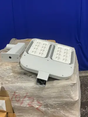 USED CREE LIGHTING OSWANM60DT40KULSV