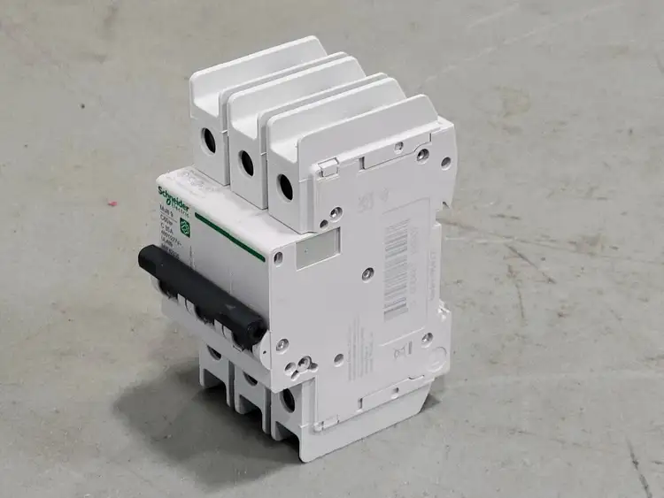New | in-Stock SCHNEIDER ELECTRIC M9F42335 Switchgears British Columbia CA | Lenmark #244538