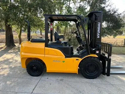 USED 2017 HYUNDAI 45D-9F