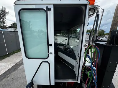 Used 2016 KALMAR OTTAWA T2 Tow Tractors Florida US | Truck and Van Outlet #1509221