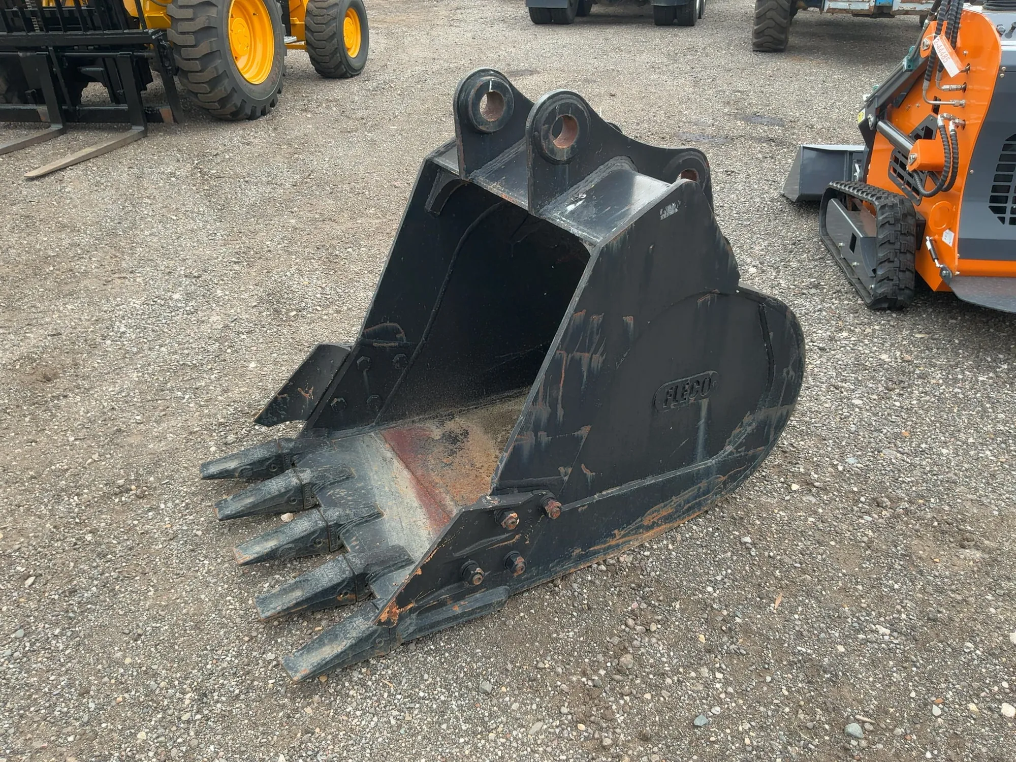 Used _UNKNOWN_ _UNKNOWN_ Multipurpose Buckets Michigan US | Miedema Asset Management Group #1304816