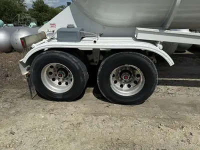 Used 1972 LUBBOCK _UNKNOWN_ Liquid Supply Trailers Indiana US | Lakeshore Equipment Sales #1546602