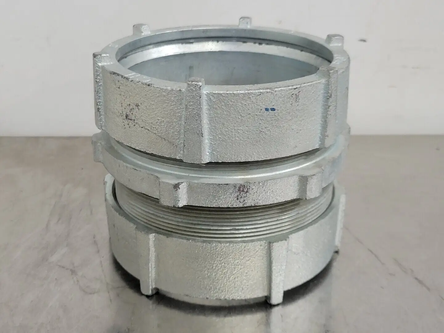 4" Malleable Iron Rigid Compression Coupling