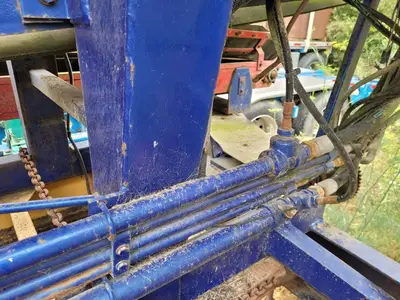 USED 2003 CANAMERICAN STONE SPREADER SOIL KING XL19