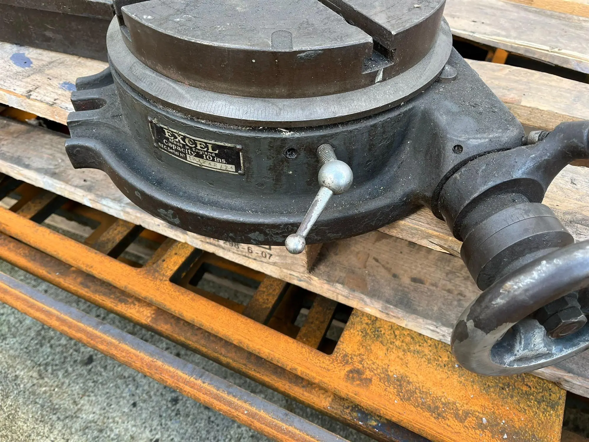 USED EXCEL DIVIDING TABLE 4TH AXE