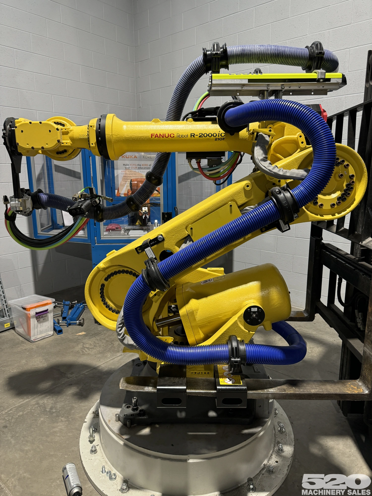 2000 FANUC R-2000iC 210F