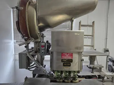 Resina U-30 Stainless steel base capper