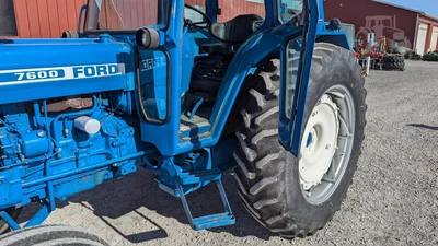 USED 1980 FORD 7600
