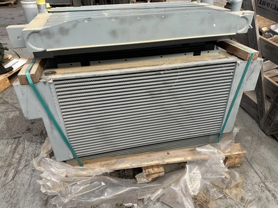 AKG 1305.001.000 industrial oil/air heat exchanger radiator