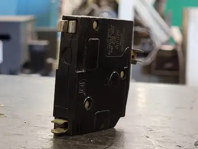 USED SQUARE D QO130