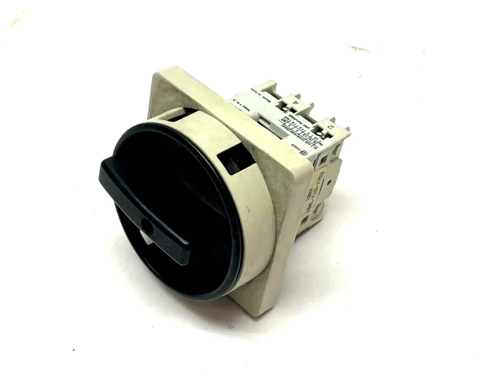 194L-E16-1752 | Allen Bradley  Ser. A Load Switch - Used